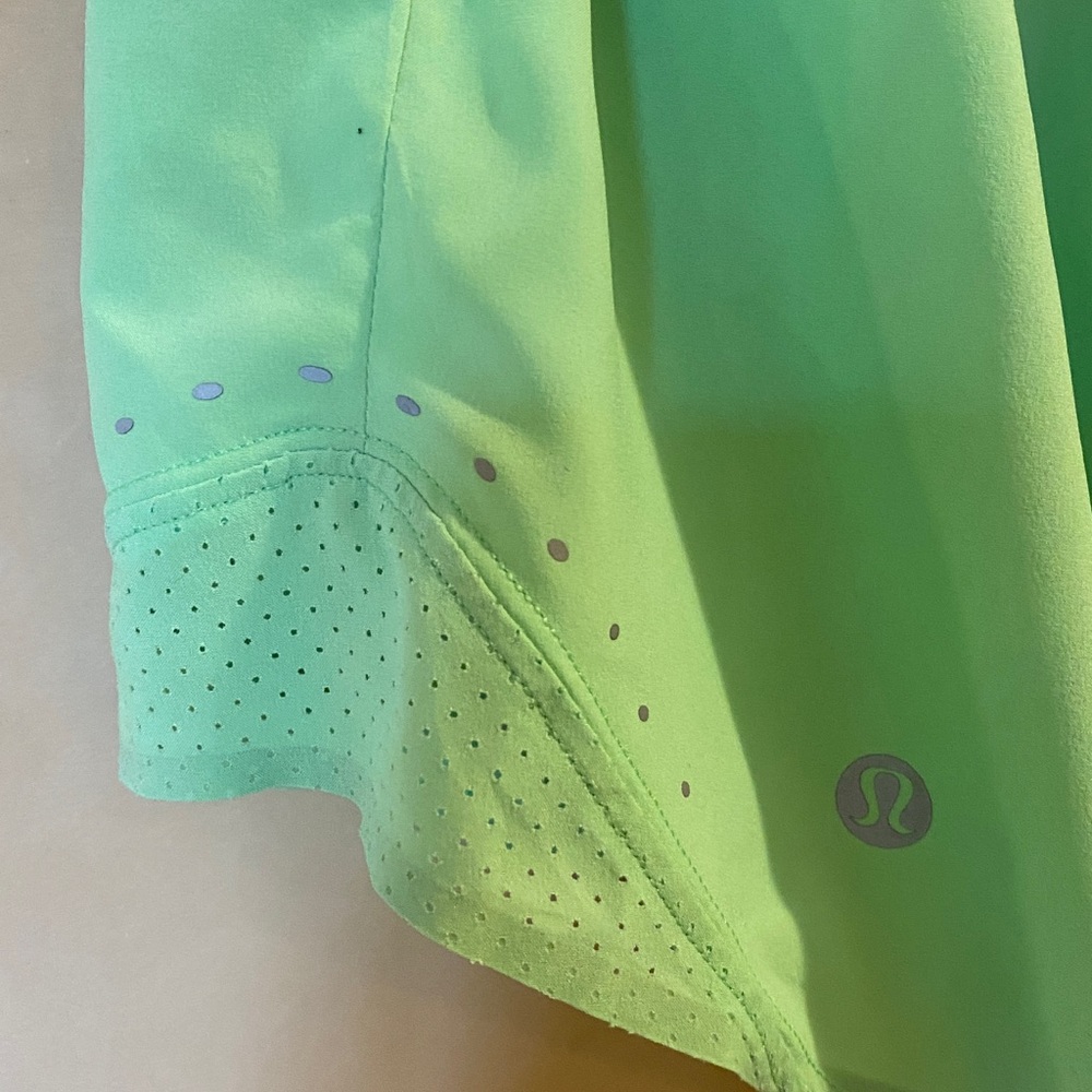 LULULEMON Hotty Hot Lined Running Short 4" Size 6 - Picture 4 of 12